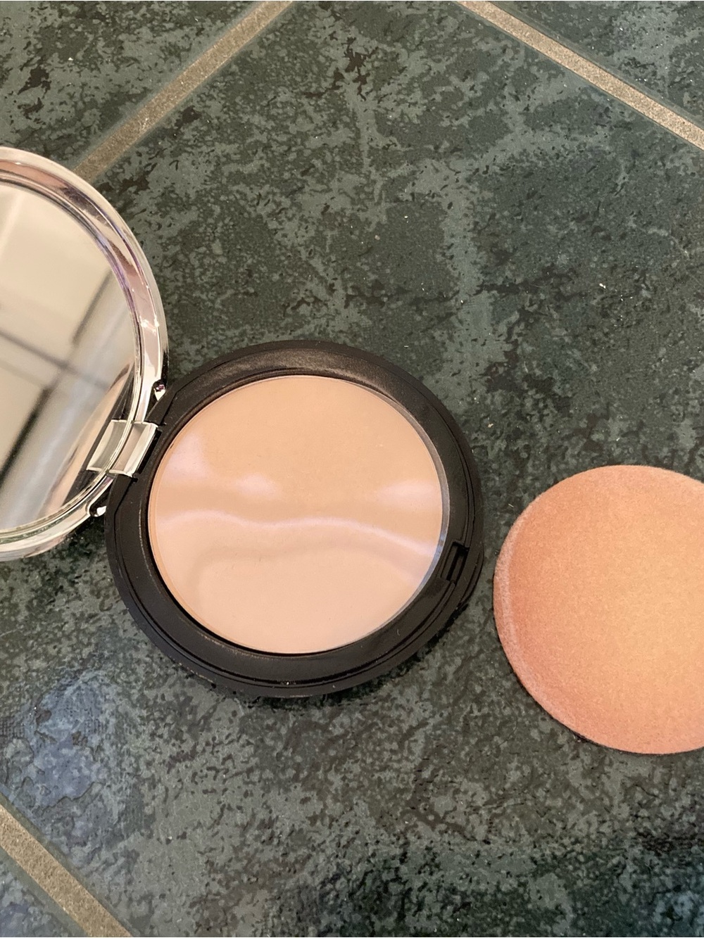 Discontinued: NWOB: Victoria's Secret Powdered Silk Finishing Powder 04
